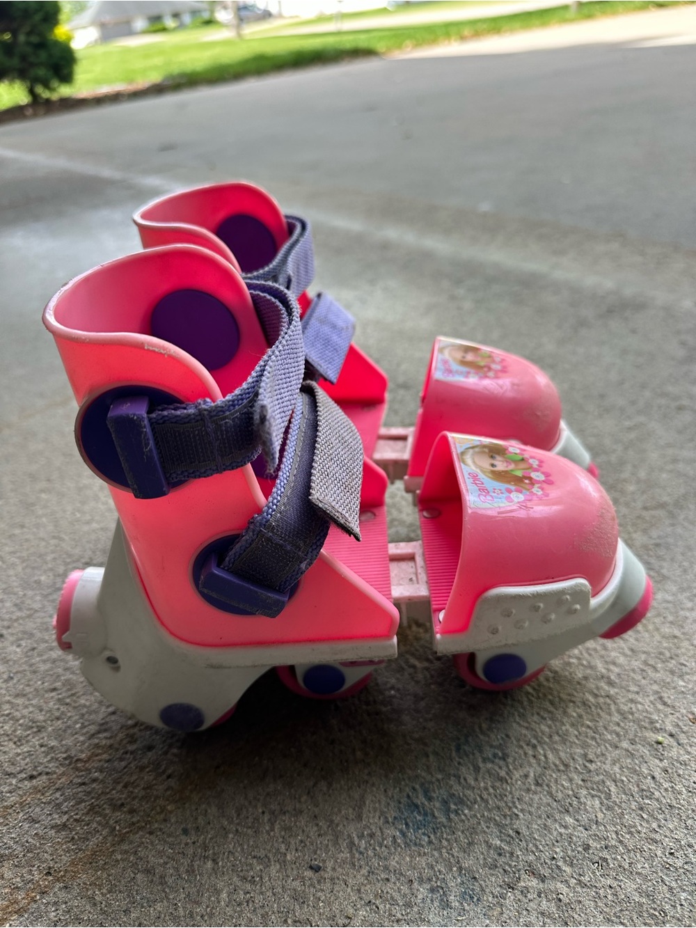 Vintage Barbie Adjustable Pink Roller Skates
